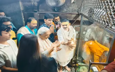 ओंकारेश्वर ज्योतिर्लिंग में दर्शन के लिए पहुंचीं यूपी की राज्यपाल आनंदीबेन पटेल, परिवार संग किया पूजन